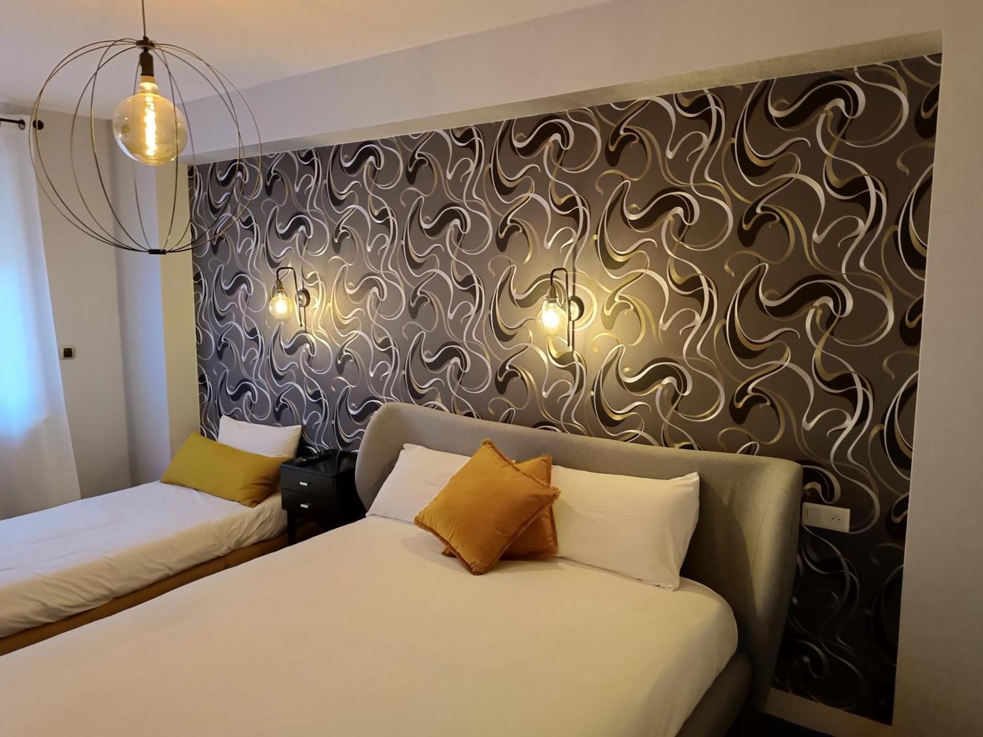 Contact Hotel Limoges - Hotel Des Deux Moulins 외부 사진