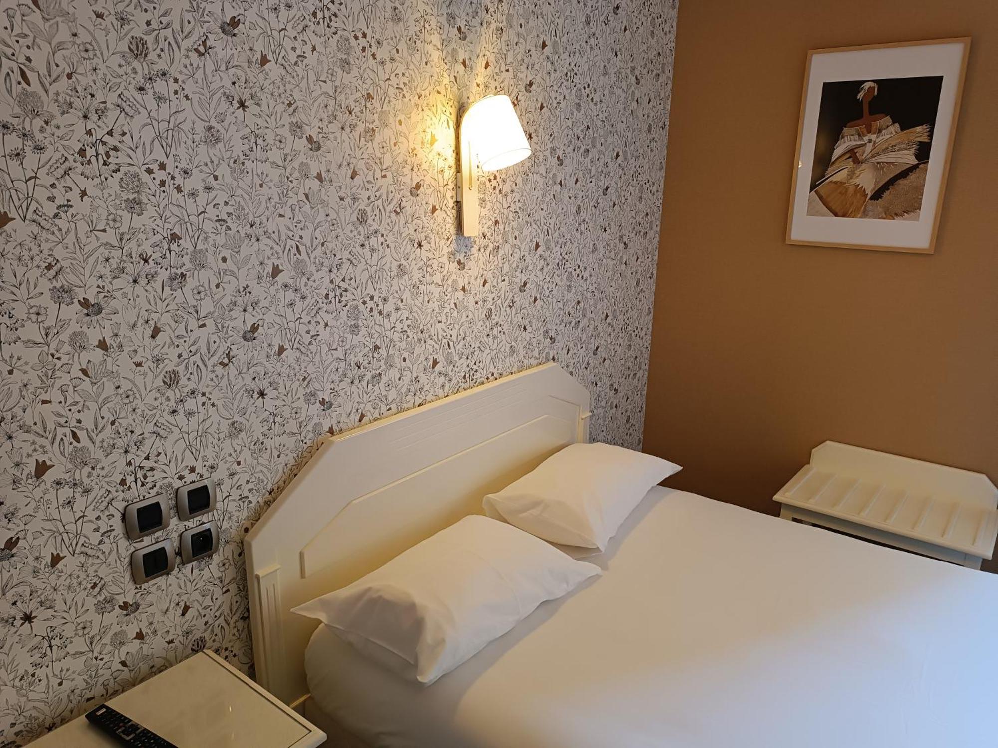 Contact Hotel Limoges - Hotel Des Deux Moulins 외부 사진