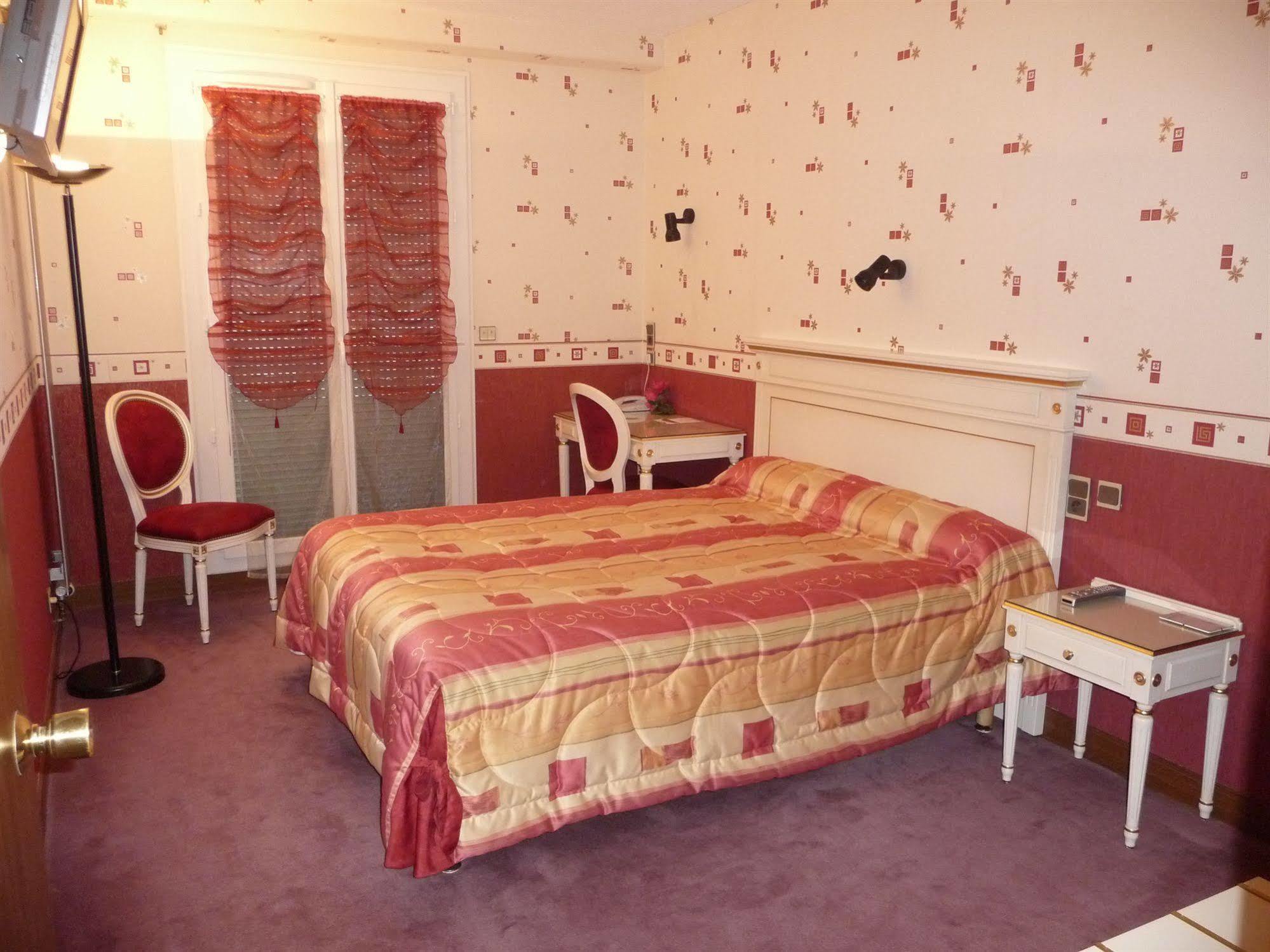 Contact Hotel Limoges - Hotel Des Deux Moulins 외부 사진
