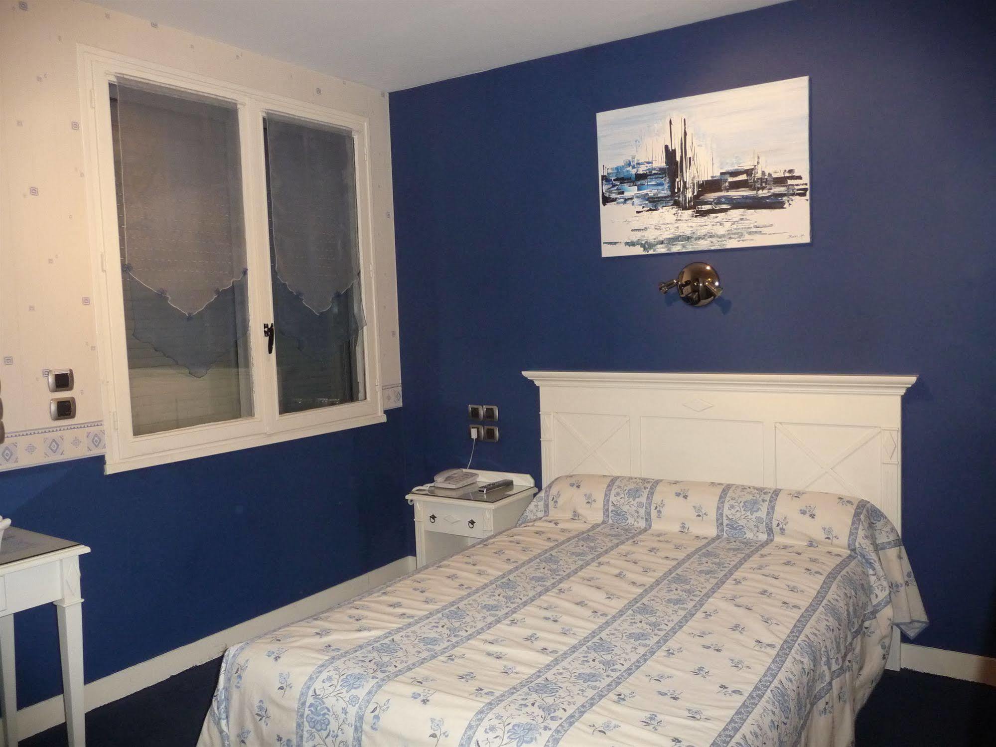 Contact Hotel Limoges - Hotel Des Deux Moulins 외부 사진