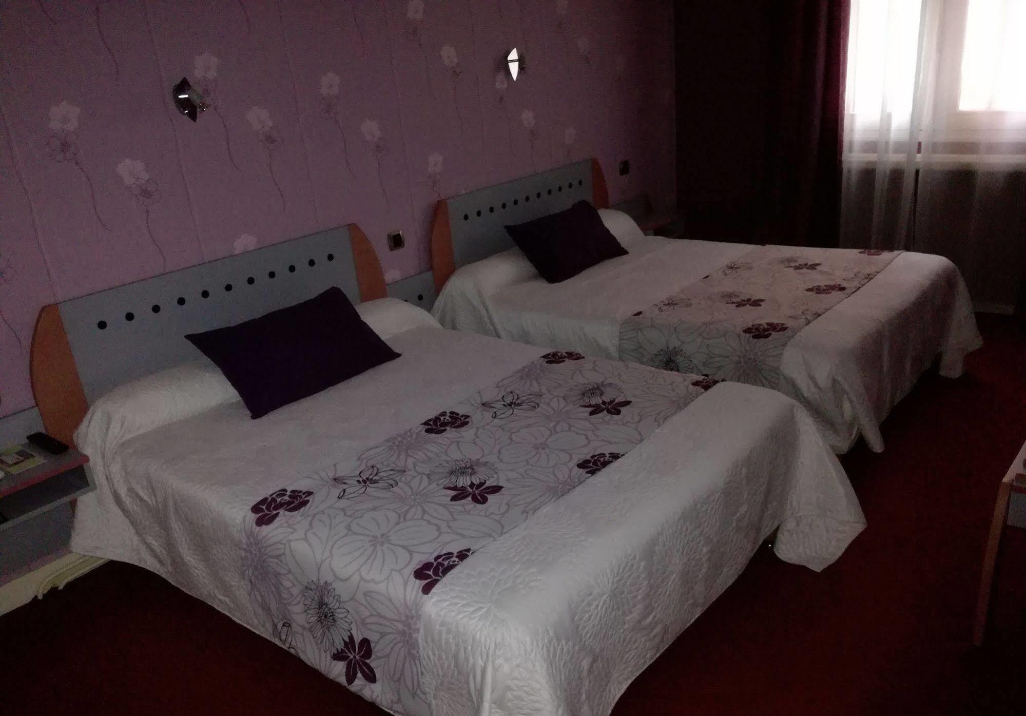 Contact Hotel Limoges - Hotel Des Deux Moulins 외부 사진